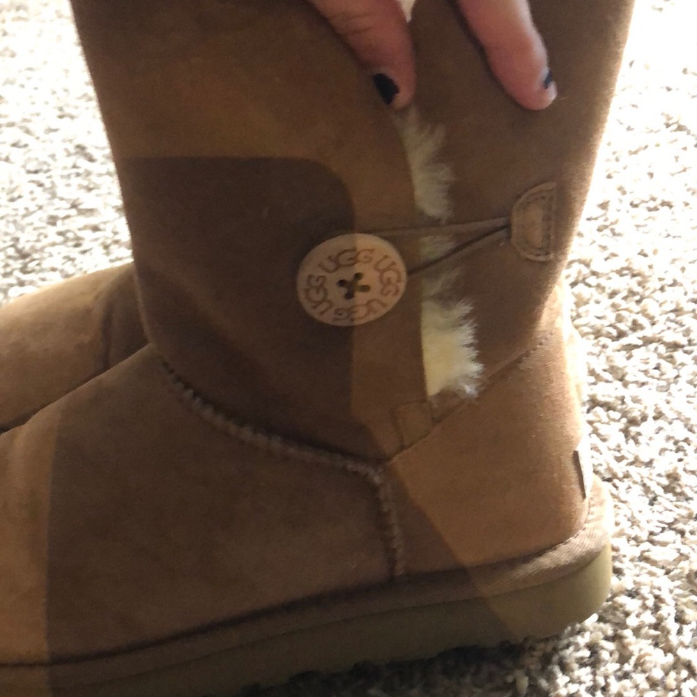 Button uggs - Picture 4 of 8